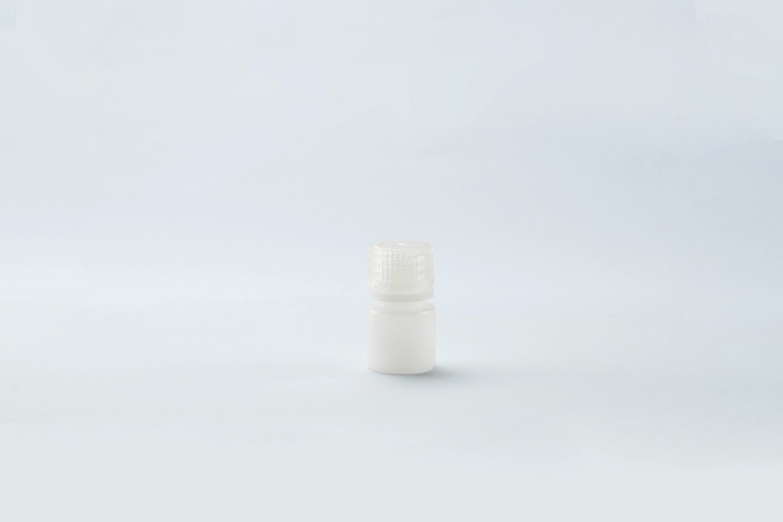 335101.jpg 8ml Natural Color Round HDPE Storage Bottle, Wide Mouth, Sterile, 20/pk, 400/cs - Image 1